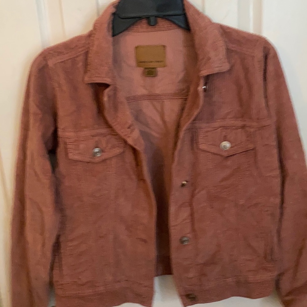 Corduroy mauve colored American eagle jacket ! Great with jeans